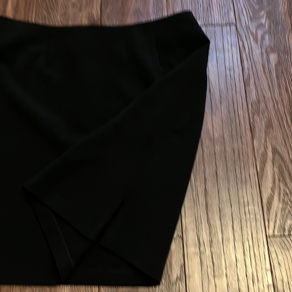 High waisted black skirt - Picture 2 of 3